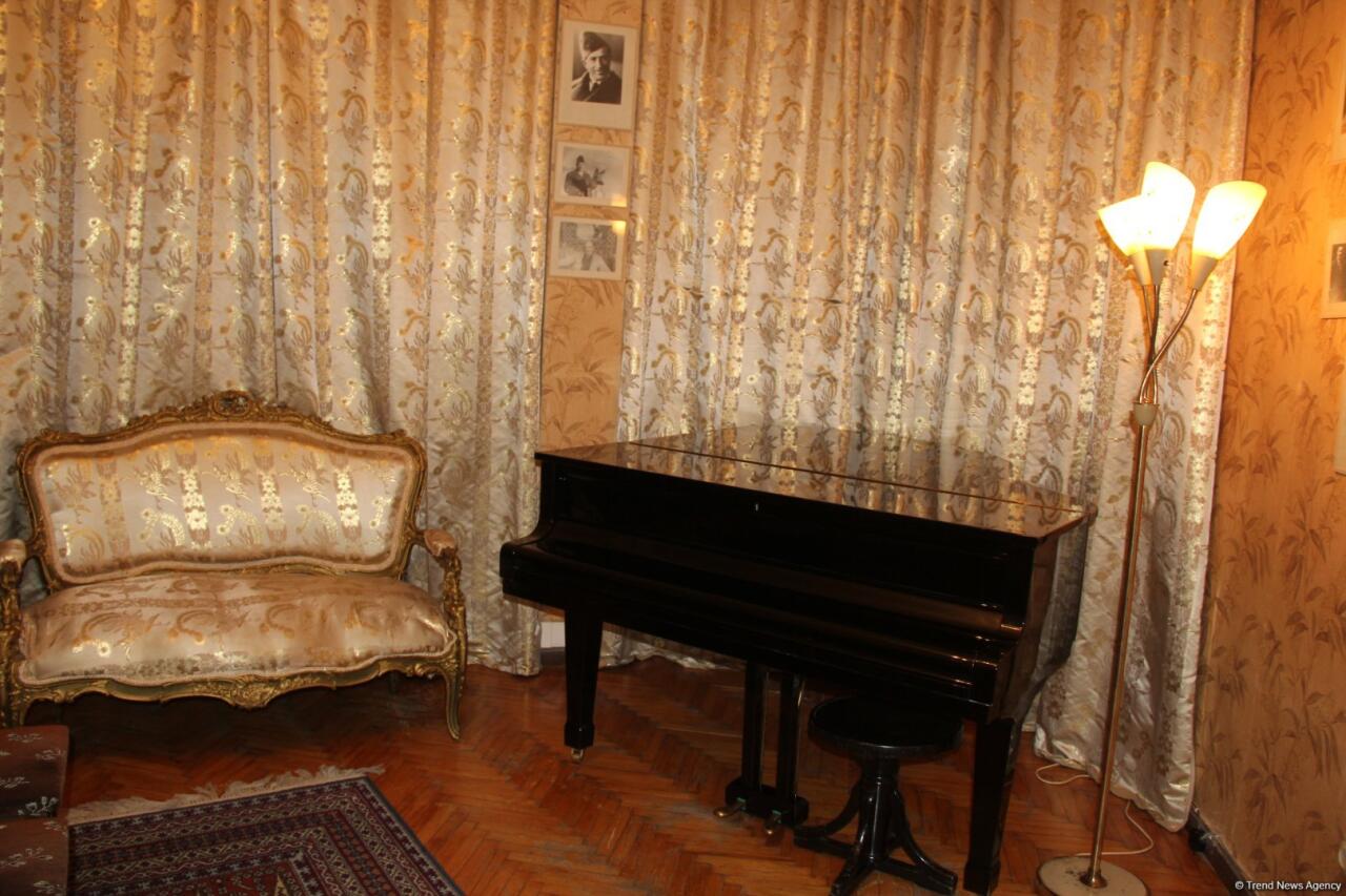 Здесь в Баку как будто остановилось время и оно прекрасно...