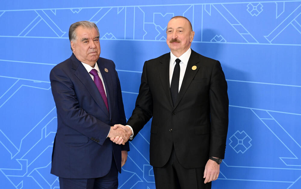 Prezident İlham Əliyev Xankəndi şəhərində İqtisadi Əməkdaşlıq Təşkilatının 17-ci Zirvə görüşündə çıxış edib