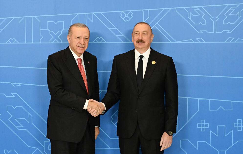 Prezident İlham Əliyev Xankəndi şəhərində İqtisadi Əməkdaşlıq Təşkilatının 17-ci Zirvə görüşündə çıxış edib