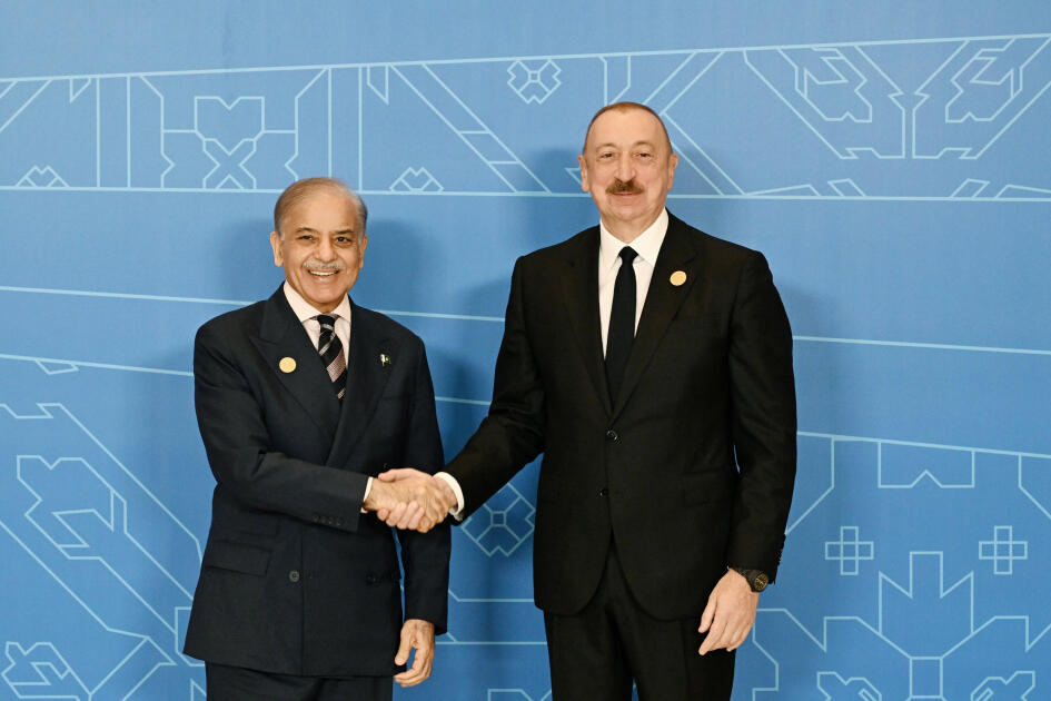 Prezident İlham Əliyev Xankəndi şəhərində İqtisadi Əməkdaşlıq Təşkilatının 17-ci Zirvə görüşündə çıxış edib