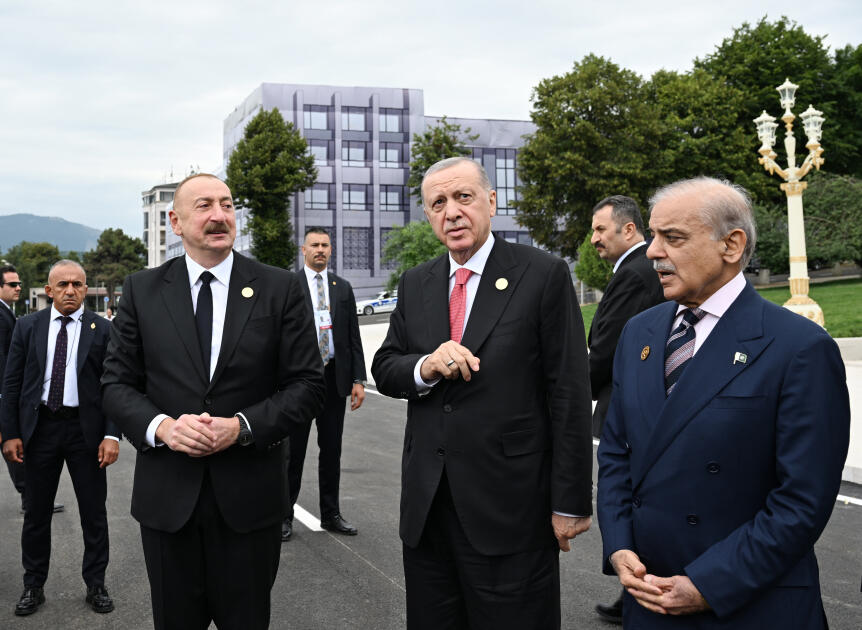 Prezident İlham Əliyev Xankəndi şəhərində İqtisadi Əməkdaşlıq Təşkilatının 17-ci Zirvə görüşündə çıxış edib