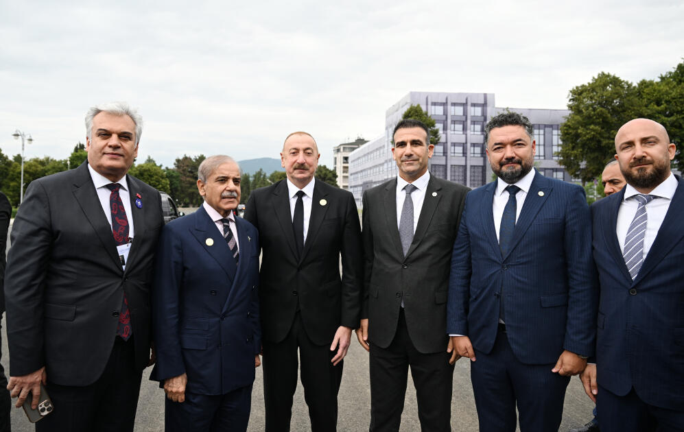 Prezident İlham Əliyev Xankəndi şəhərində İqtisadi Əməkdaşlıq Təşkilatının 17-ci Zirvə görüşündə çıxış edib