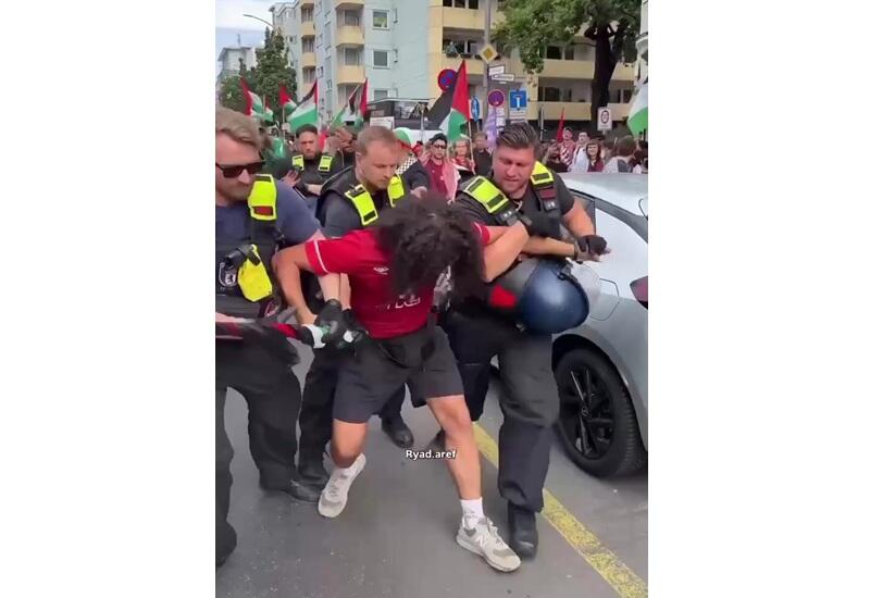 Берлинская полиция жестко подавляет протест