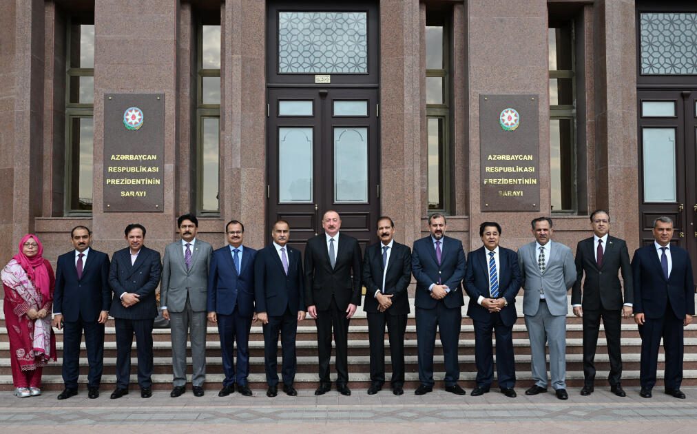 Президент Ильхам Алиев принял делегацию во главе с председателем Национальной Ассамблеи Пакистана