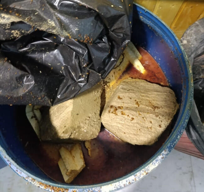Bakıda məşhur bazarda yararsız balıqlar satırlarmış