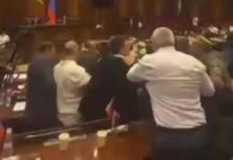 Мордобой в парламенте Армении