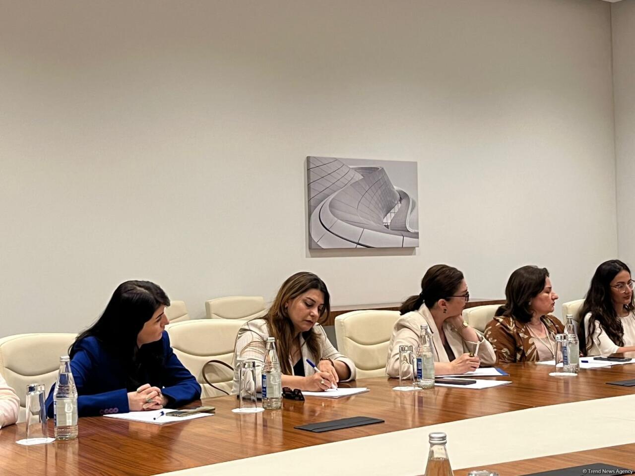Heydər Əliyevin təhsil siyasəti: jurnalist peşəkarlığının artırılmasında təhsilin rolu” mövzusunda dəyirmi masa keçirilib