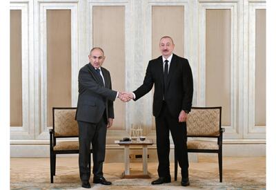 Президент Ильхам Алиев и Никол Пашинян вернулись в зал переговоров - ВИДЕО