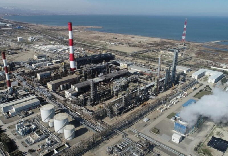 SOCAR приостановила работу химзаводов в Сумгайыте