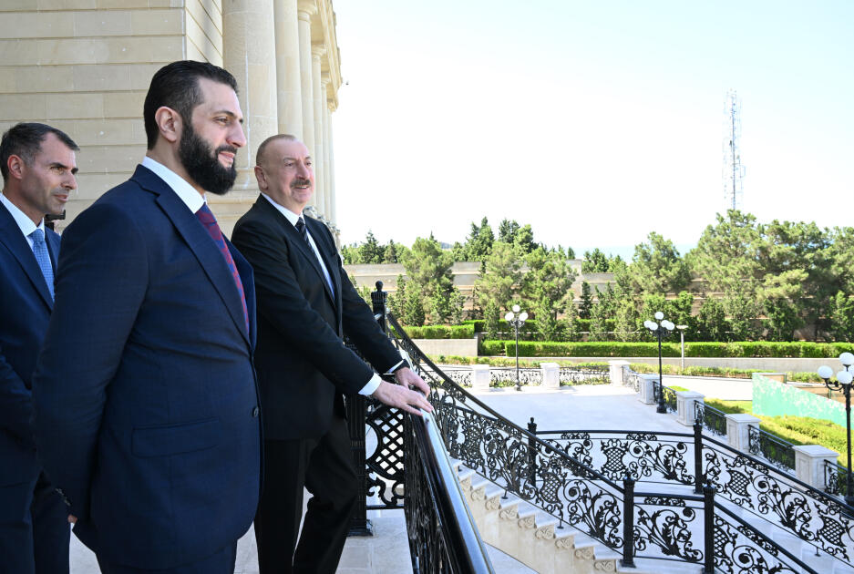 Prezident İlham Əliyevin Suriyanın keçid dövrü Prezidenti ilə görüşü olub
