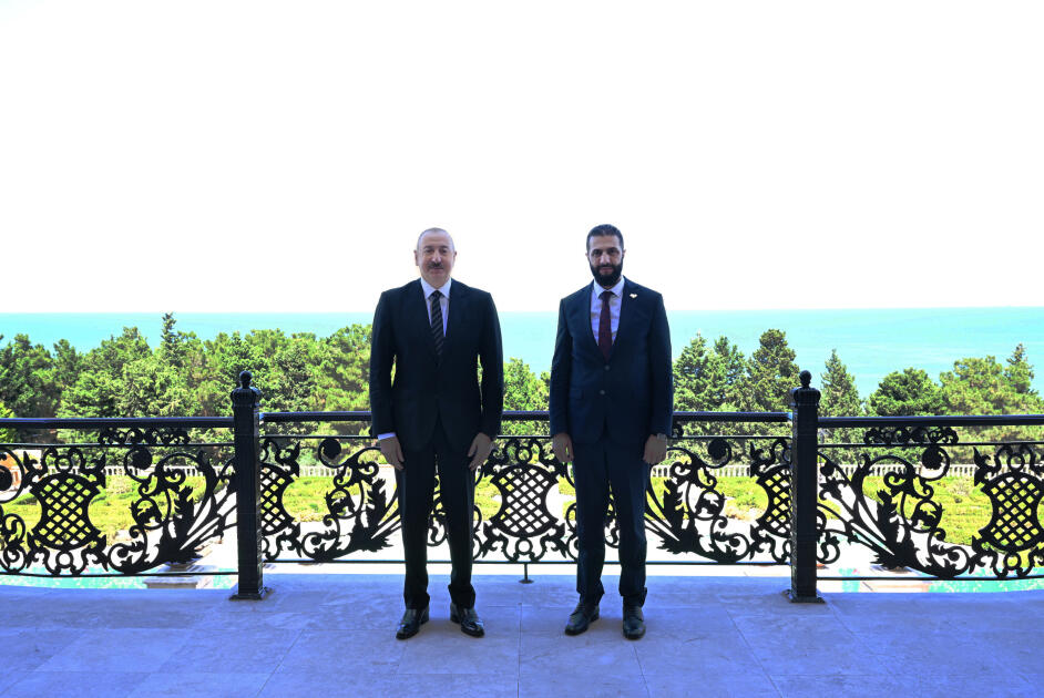 Prezident İlham Əliyevin Suriyanın keçid dövrü Prezidenti ilə görüşü olub