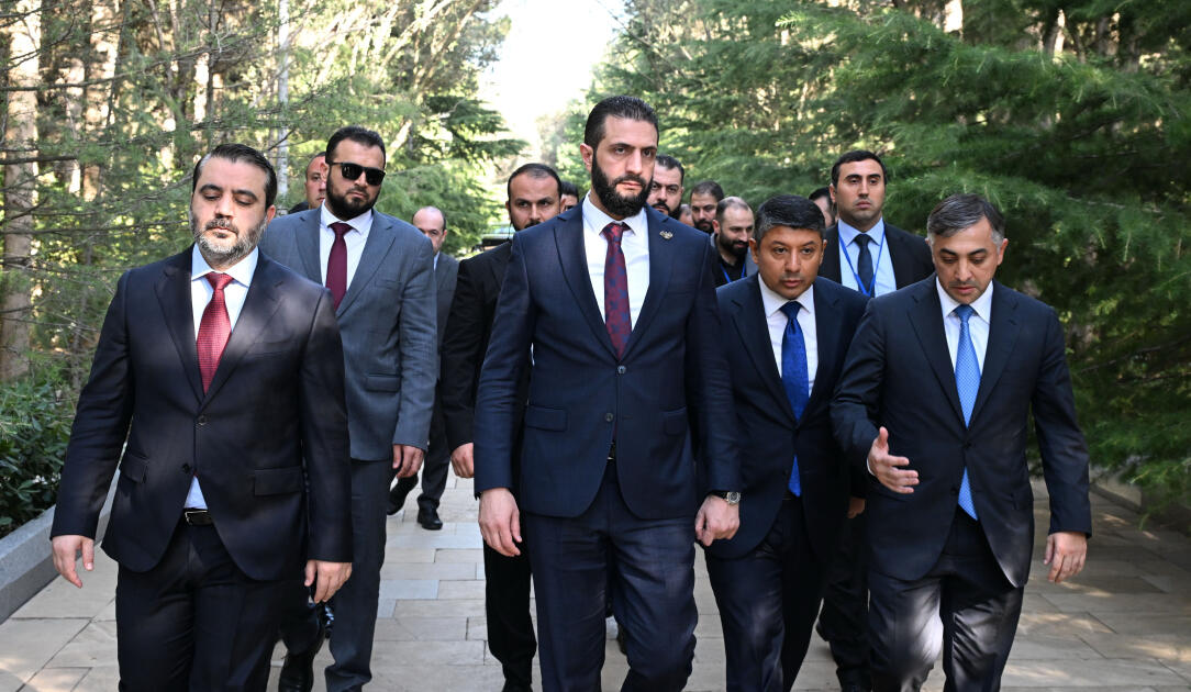 Suriyanın keçid dövrü Prezidenti Fəxri xiyabanda Ulu Öndər Heydər Əliyevin məzarını ziyarət edib