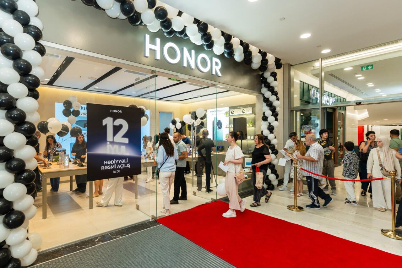 HONOR открывает первый фирменный магазин в Азербайджане