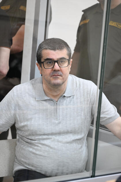 На судебном заседании были продемонстрированы видеокадры пыток, учиненных вооруженными силами Армении при захвате азербайджанцев в плен