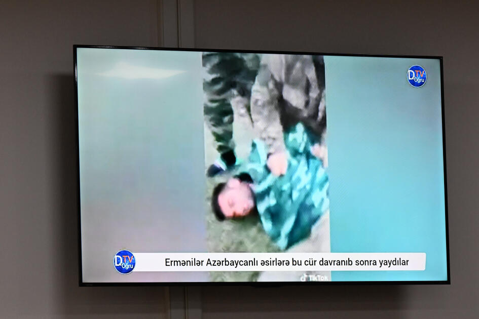 На судебном заседании были продемонстрированы видеокадры пыток, учиненных вооруженными силами Армении при захвате азербайджанцев в плен