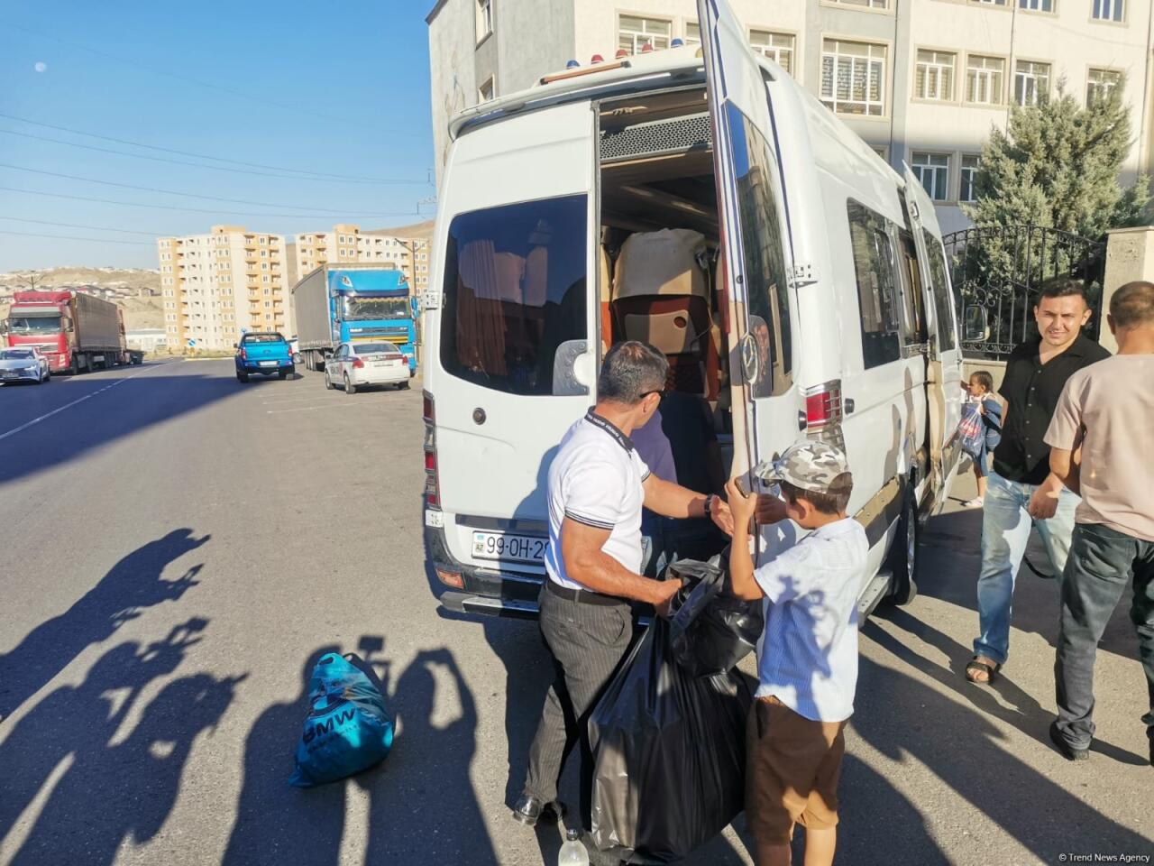 В села Ханюрду и Тезебина возвращается первая группа бывших вынужденных переселенцев
