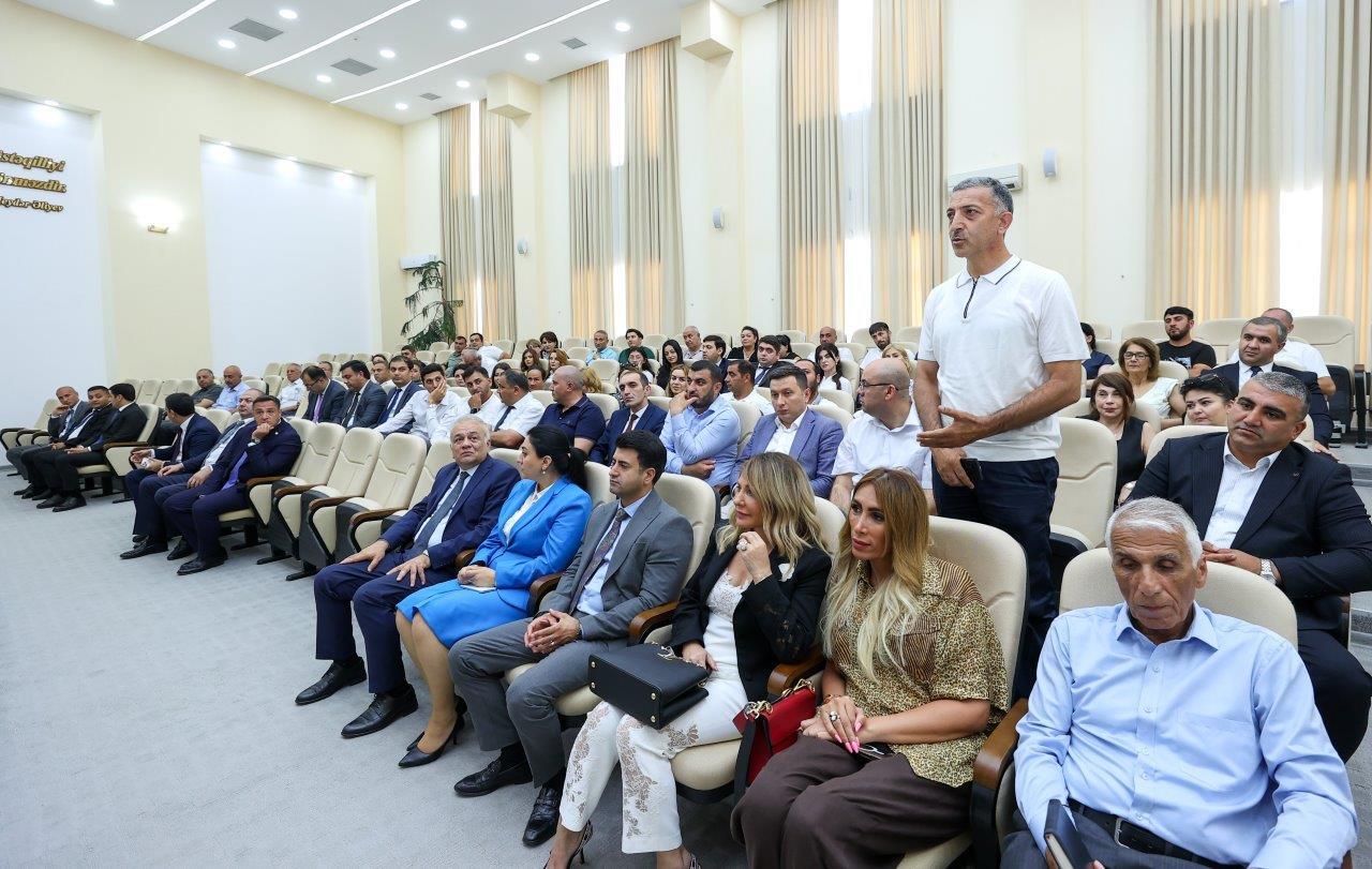 Pirallahı rayonunda sahibkarlarla görüş keçirilib