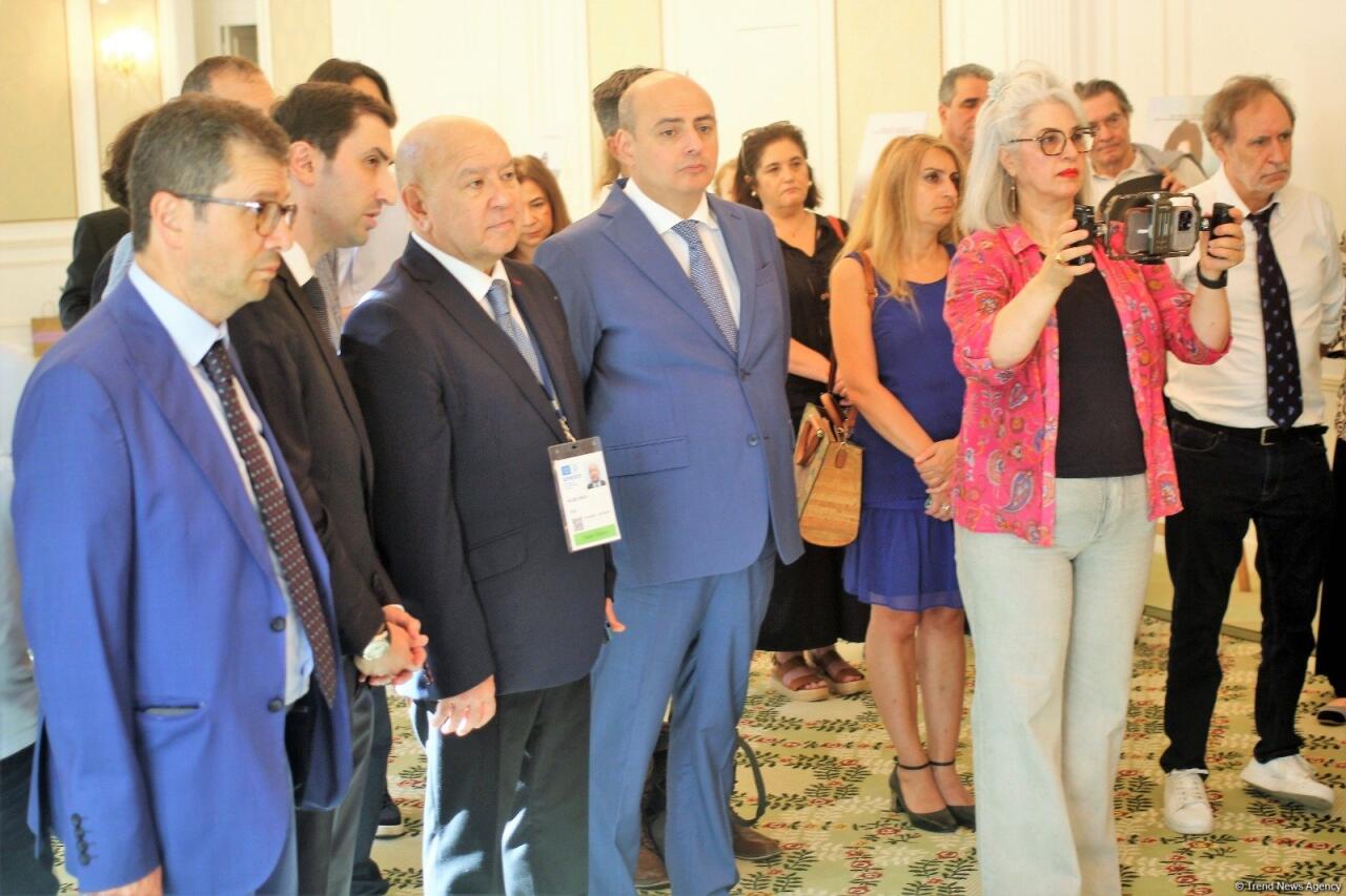 Süni maneələrə rəğmən Baku Network ilk dəfə olaraq şəhid jurnalistlərimizin xatirəsinə həsr olunmuş sərgi təşkil edə bildi