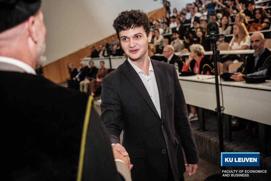KU Leuven Universitetini 20 yaşlı azərbaycanlı gənc fərqlənmə diplomu ilə bitirib