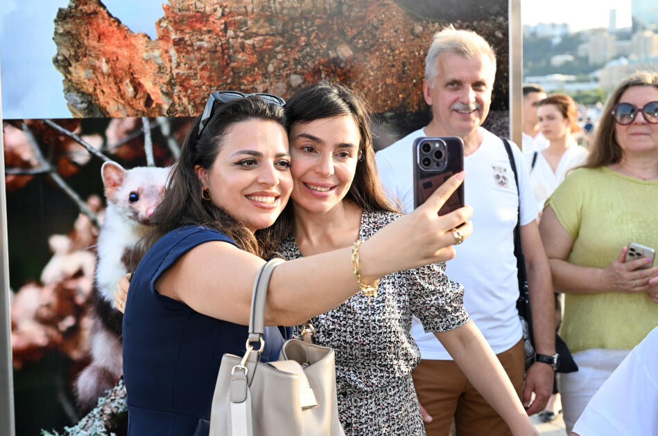 Heydər Əliyev Fondunun vitse-prezidenti Leyla Əliyeva Azərbaycanda təbiətin mühafizəsinin 100 illiyinə həsr olunmuş fotosərginin açılışında iştirak edib