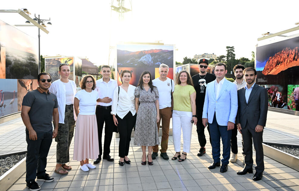 Heydər Əliyev Fondunun vitse-prezidenti Leyla Əliyeva Azərbaycanda təbiətin mühafizəsinin 100 illiyinə həsr olunmuş fotosərginin açılışında iştirak edib