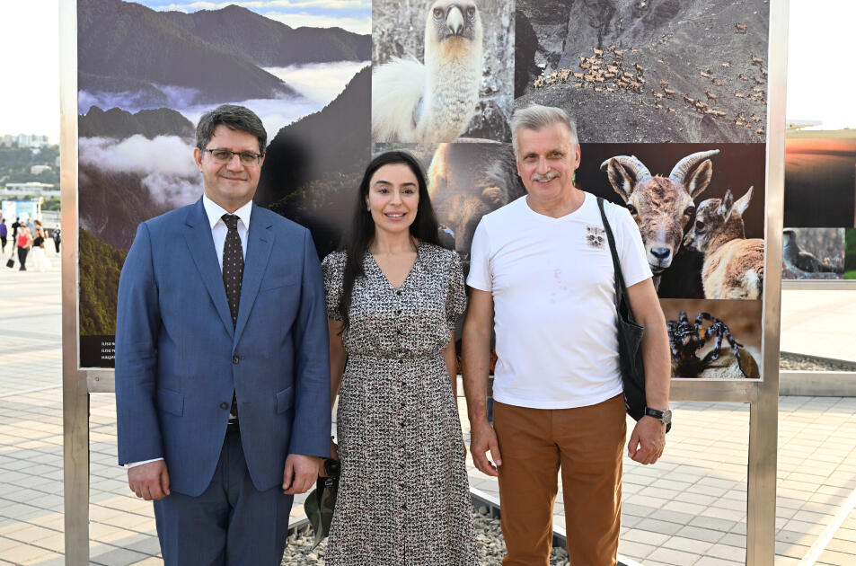 Heydər Əliyev Fondunun vitse-prezidenti Leyla Əliyeva Azərbaycanda təbiətin mühafizəsinin 100 illiyinə həsr olunmuş fotosərginin açılışında iştirak edib