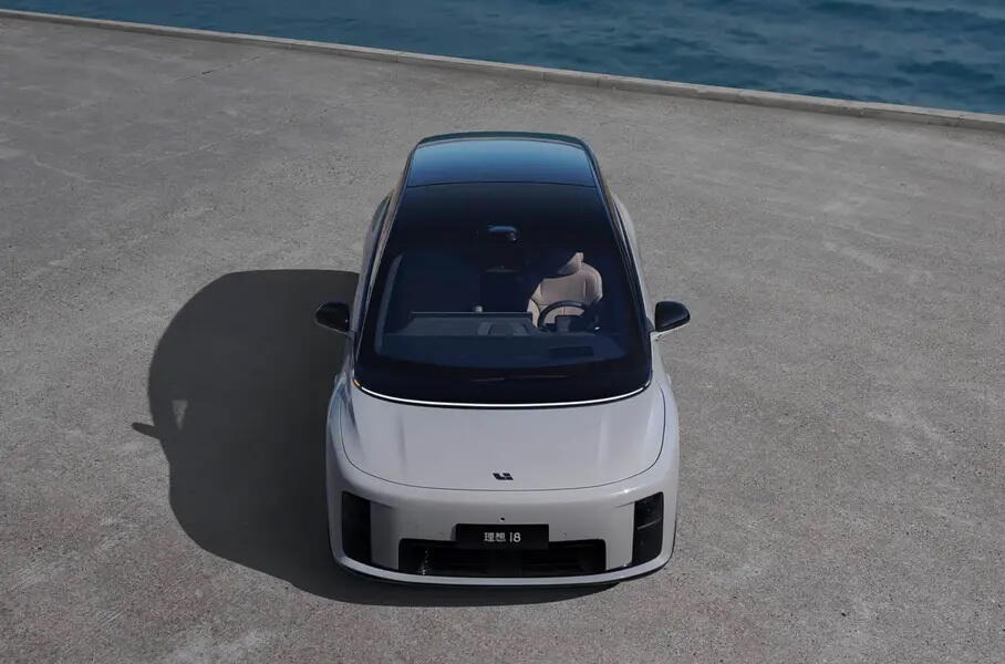 Раскрыт салон электрокроссовера Li Auto i8