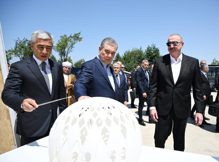 Президент Ильхам Алиев и председатель Халк Маслахаты Туркменистана ознакомились с ходом строительства Новой Шушинской мечети