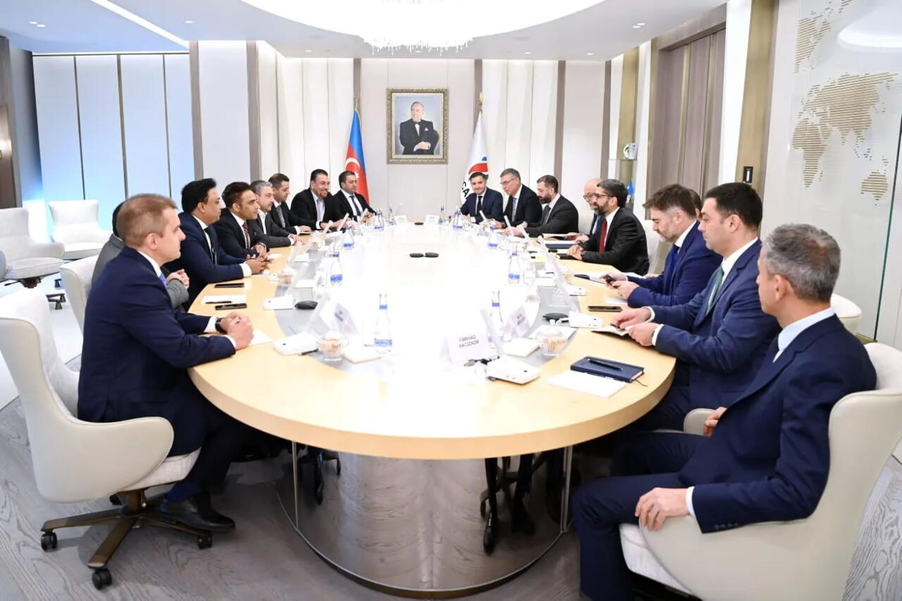 SOCAR и компания из ОАЭ договорились о создании интеллектуальной газовой сети