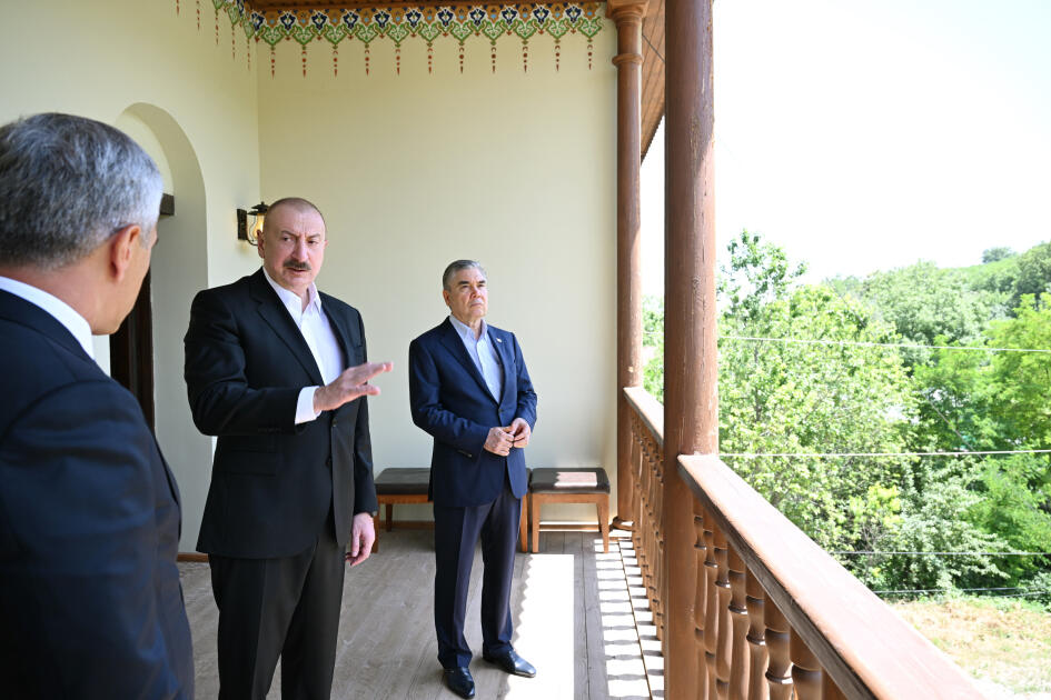 Президент Ильхам Алиев и Гурбангулы Бердымухамедов посетили усадебный комплекс Мехмандаровых в Шуше