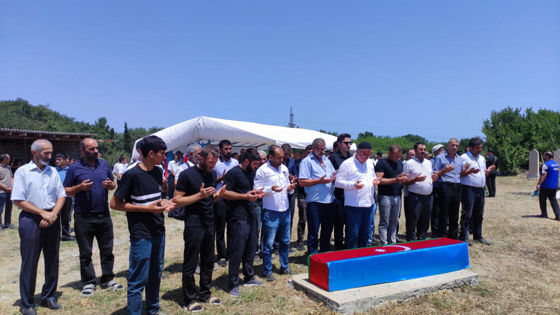 Otuz bir il əvvəl şəhidlik zirvəsinə ucalan döyüşçü Xaçmazda dəfn olunub