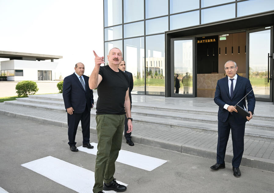 Президент Ильхам Алиев принял участие в открытии предприятия по производству табачных изделий в Агдамском промышленном парке