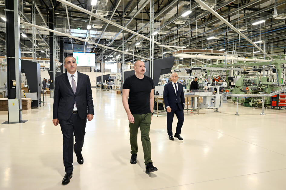Президент Ильхам Алиев принял участие в открытии предприятия по производству табачных изделий в Агдамском промышленном парке