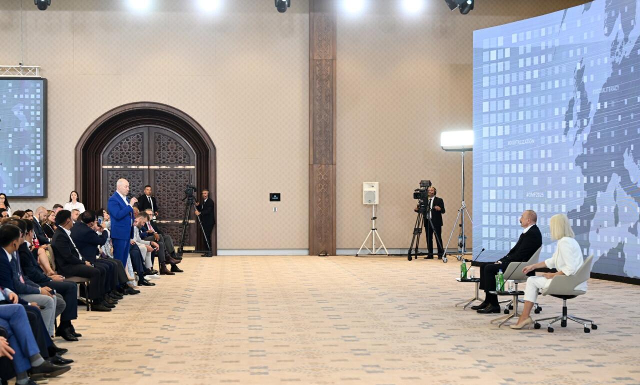 В Ханкенди состоялась встреча Президента Ильхама Алиева с участниками III Шушинского Глобального медиафорума