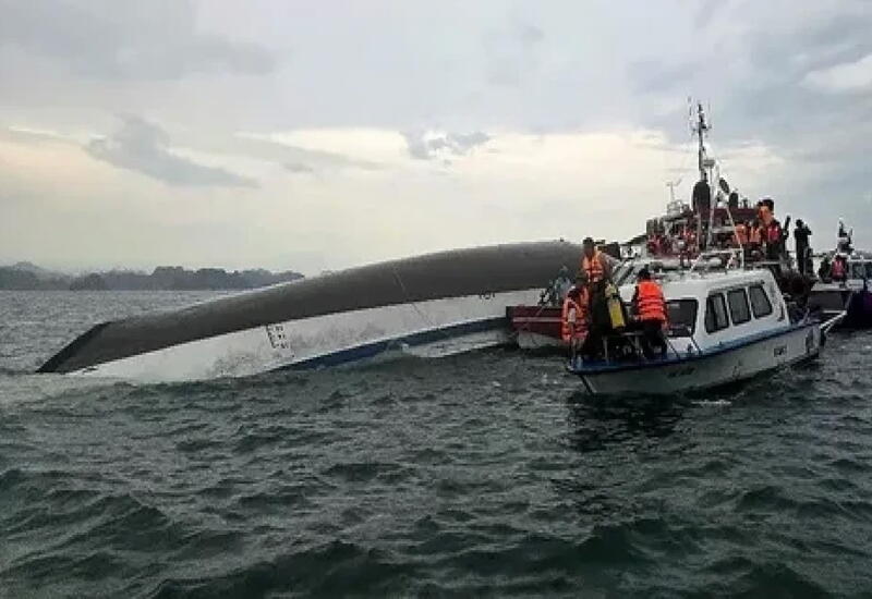 Растет число жертв крушения круизного лайнера во Вьетнаме