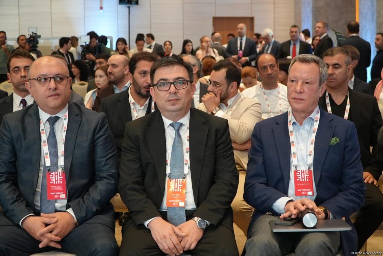 3-cü Şuşa Qlobal Media Forumu işinə davam edir