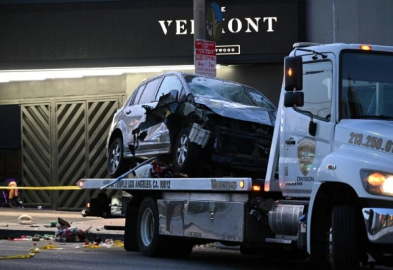 ABŞ-da avtomobil izdihama çırpılıb, yaralılar var