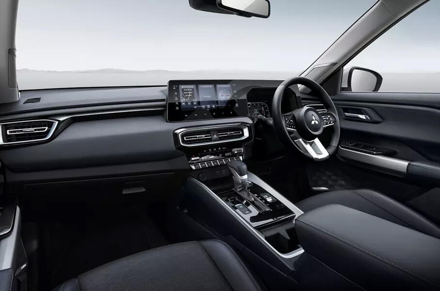 У Mitsubishi появился еще один семиместный кроссовер