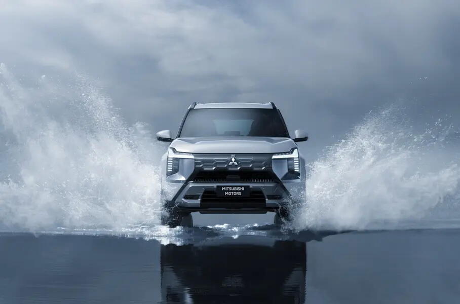 У Mitsubishi появился еще один семиместный кроссовер