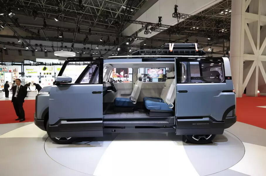Toyota готовит «внедорожный» минивэн