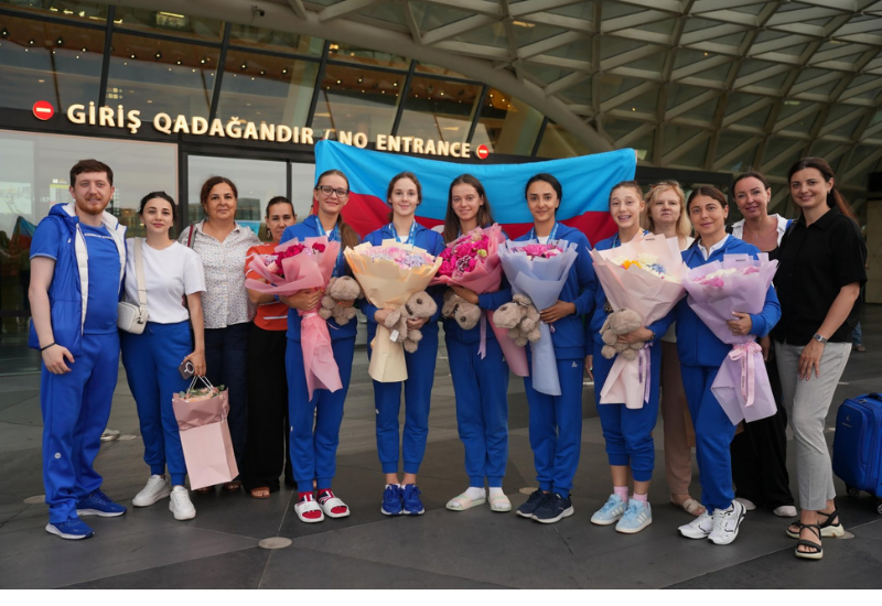 Команда по групповым упражнениям в художественной гимнастике вернулась в Азербайджан