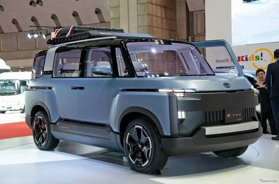 Toyota готовит «внедорожный» минивэн