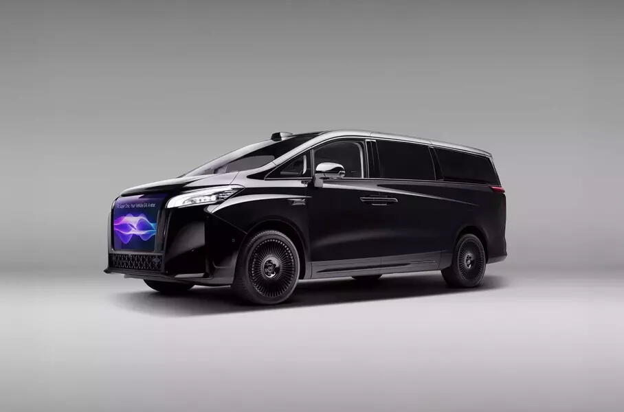 Faraday Future показал минивэн с большим наружным экраном
