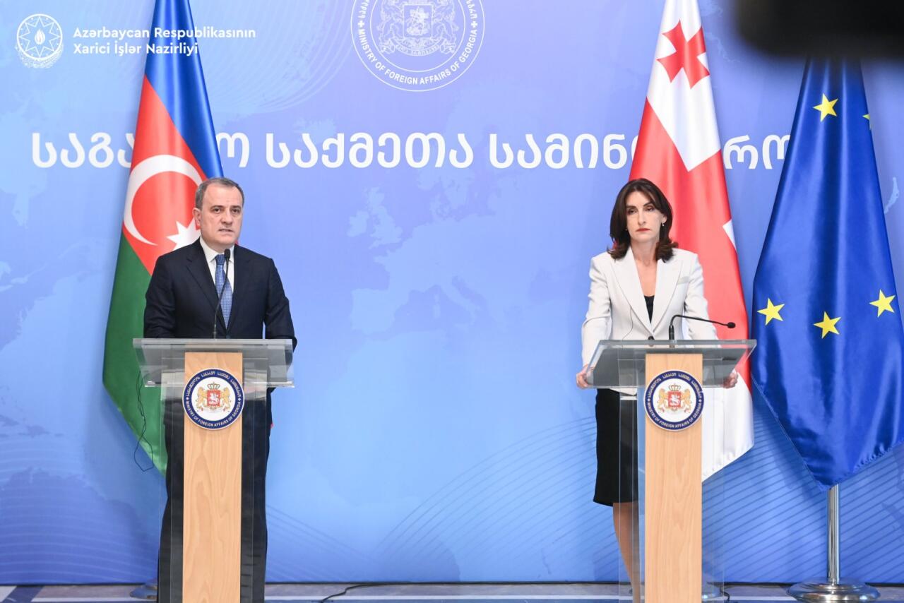Azərbaycan və Gürcüstan XİN rəhbərləri mətbuata bəyanatla çıxış ediblər