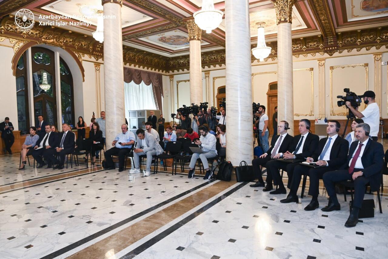 Azərbaycan və Gürcüstan XİN rəhbərləri mətbuata bəyanatla çıxış ediblər