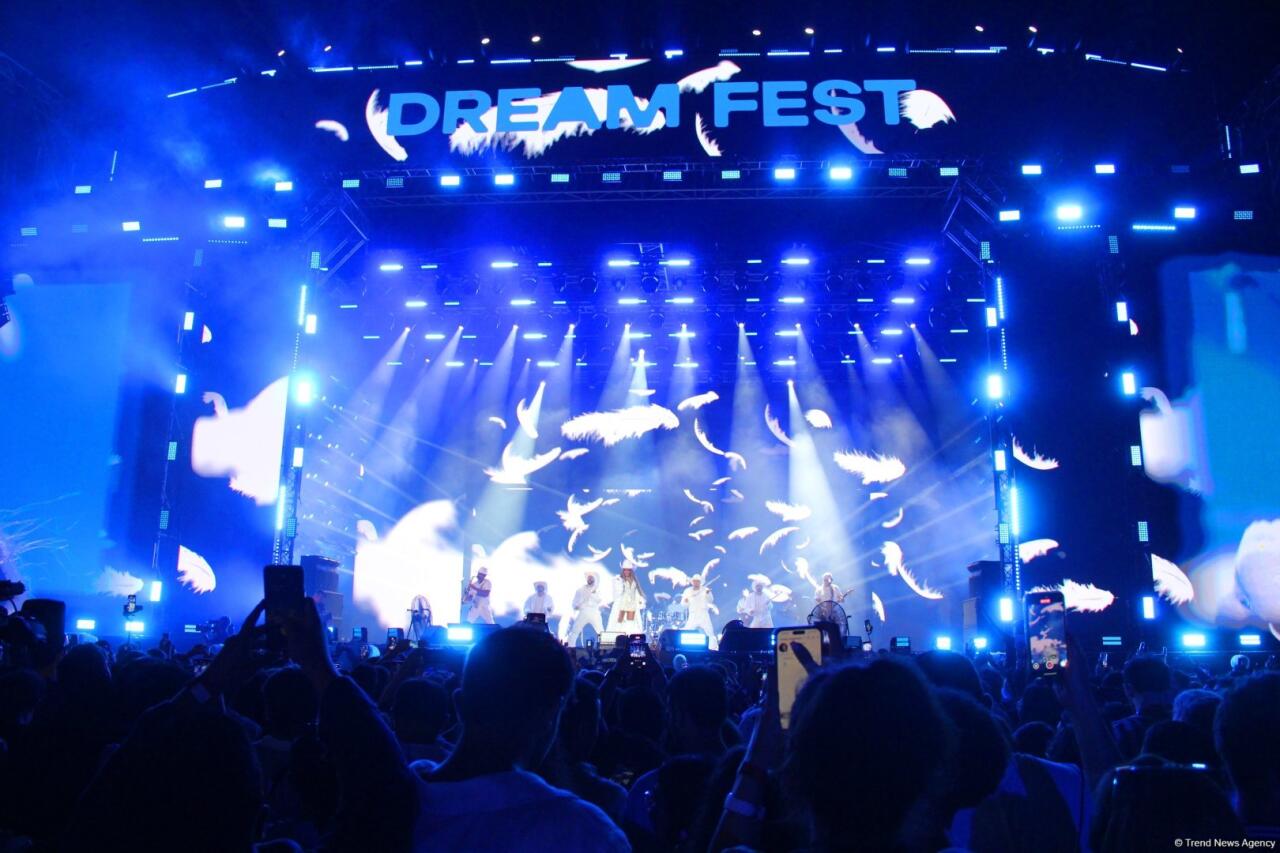 В Баку состоялось феерическое открытие Dream Fest