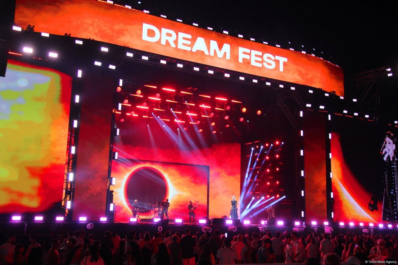 В Баку состоялось феерическое открытие Dream Fest