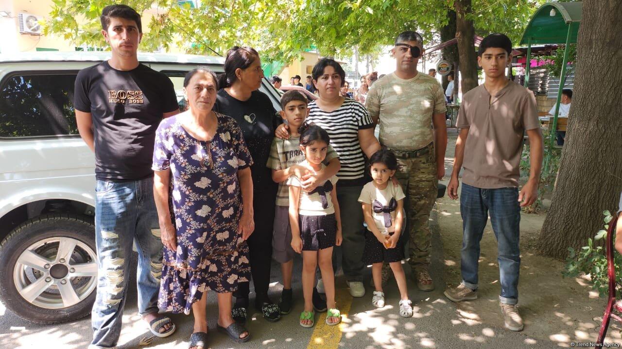 В село Гасанриз Агдеринского района возвращается очередная группа бывших вынужденных переселенцев