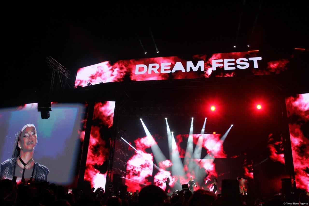 Николь Шерзингер вернулась в Баку с зажигательным шоу на Dream Fest
