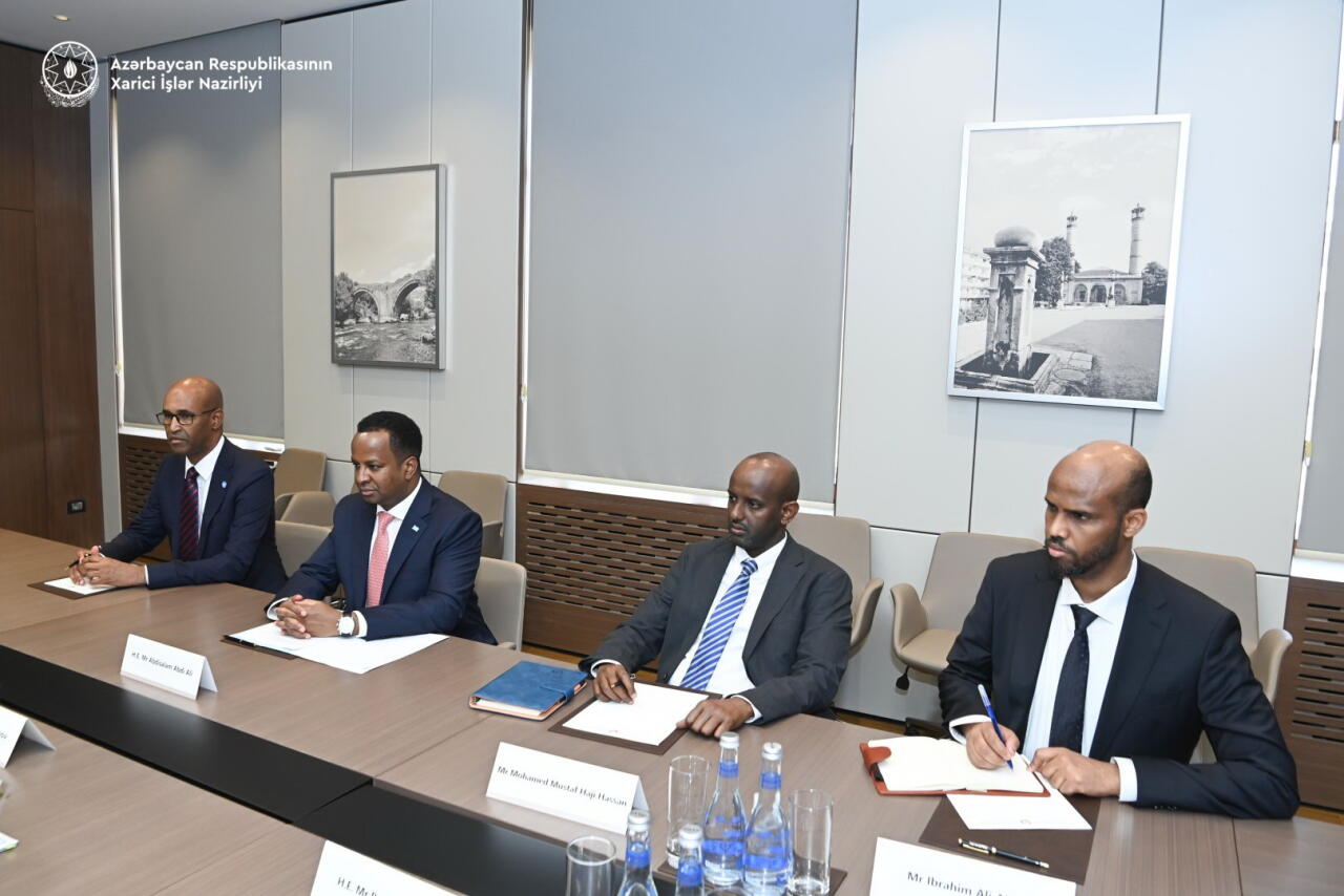Azərbaycan və Somali XİN rəhbərlərinin geniş tərkibdə görüşü keçirilib